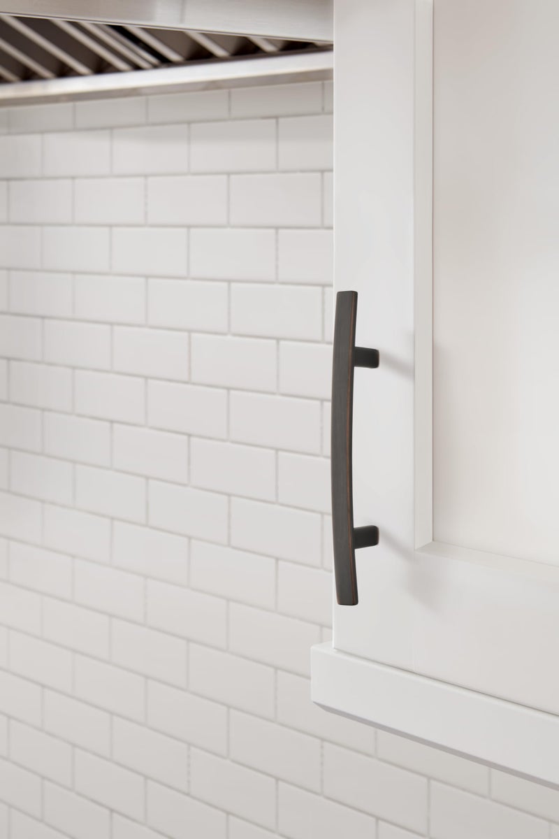 أميروك | سحب الخزانة | برونز مطلي بالزيت | 3-3/4 بوصة (96 ملم) من المركز إلى المركز | قبرص | 1 عبوة | سحب الدرج | مقبض الدرج | أجهزة مجلس الوزراء - Image 2